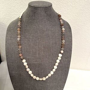 Lovely Round Stone Necklace